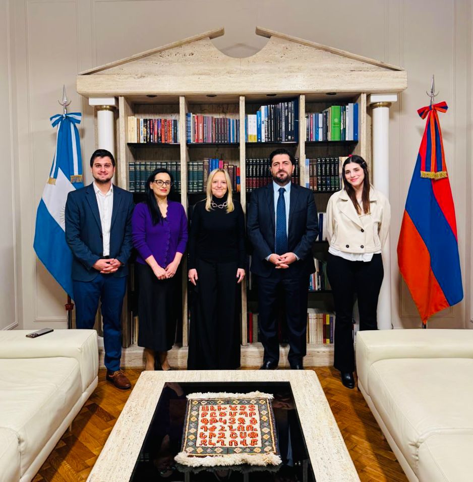 armembargentina's tweet photo. El 15 de mayo, el embajador Hovhannes Virabyan recibió en la Embajada a la diputada de la Honorable Cámara de Diputados de la Nación Argentina @PatriciaHolzman, con quien conversó sobre las posibilidades de cooperación en el marco de la diplomacia parlamentaria. https://t.co/pUJarjISV2