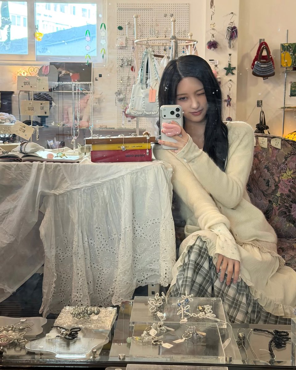 GAEUL PH tweet media