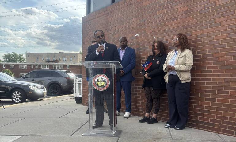 TAPintoNews's tweet photo. Roselle marked Haitian Flag Day with its annual flag-raising ceremony celebrating Haitian culture and community pride.

📰 https://t.co/QTjeZrIm1C

#RoselleNJ https://t.co/A3UT7X6lkJ