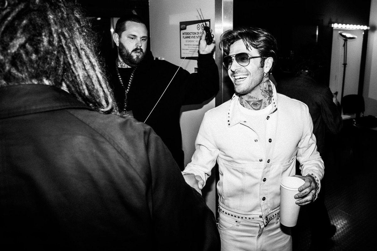 The Neighbourhood tweet media