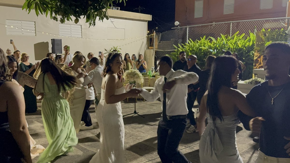 Batungozo1's tweet photo. Parte de Cómo la pasamos en la hermosa boda de Alexandra y Edwin https://t.co/WTHnAlVUGB