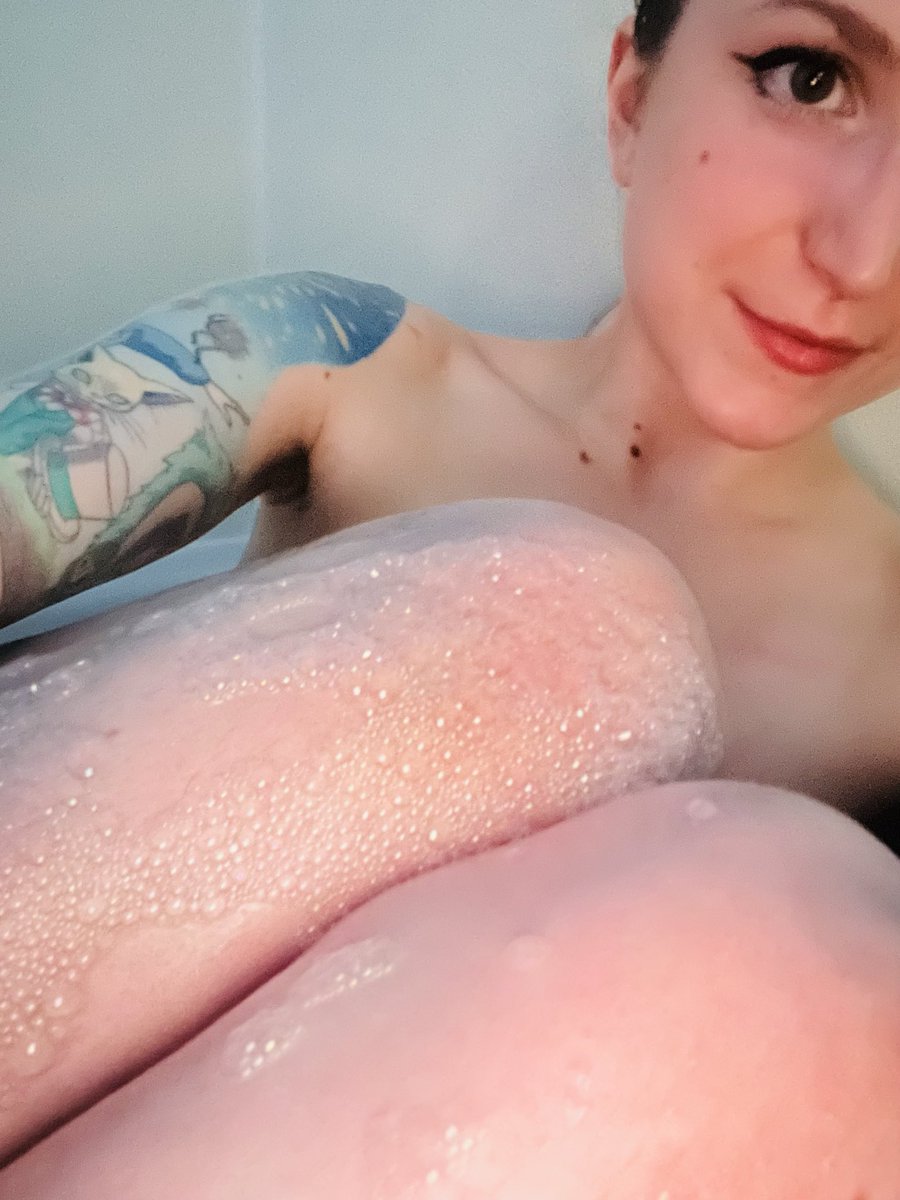 pacedandperfect's tweet photo. Full tattoo tour up on Onlyfans now as requested 😘❤️ and there are no bubbles in the way 😈 https://t.co/LL4WTBGPha