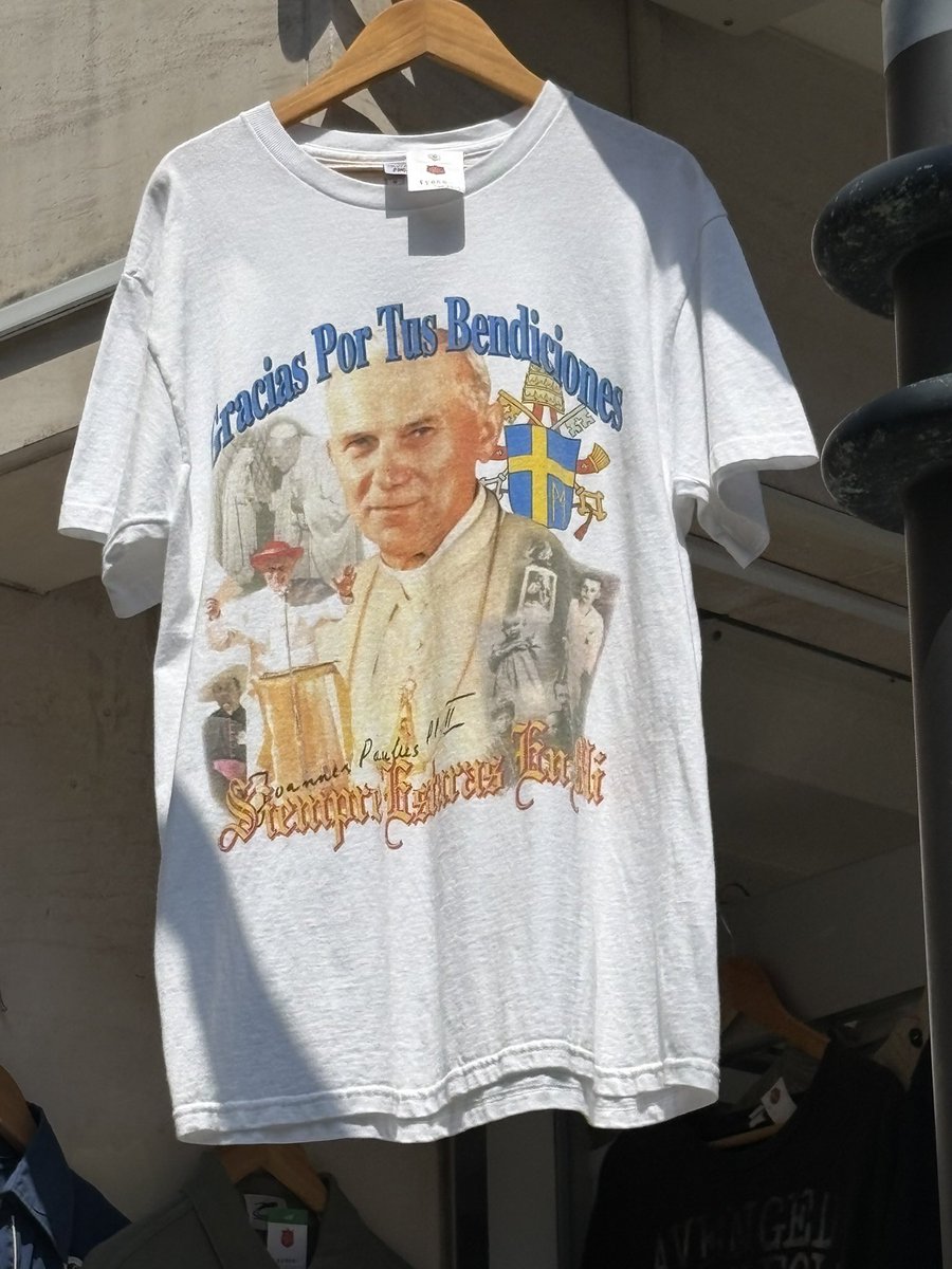 pauethic's tweet photo. Les fripes à Tokyo c’est quelque chose.. https://t.co/Wqccvv6gFD