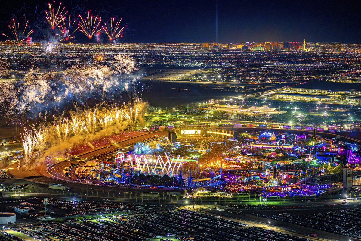 Las Vegas Motor Speedway tweet media