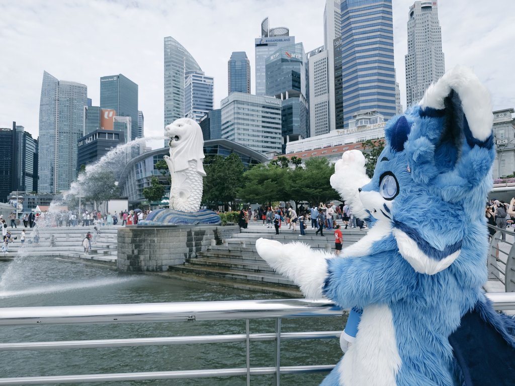 ThisIsThePi's tweet photo. Look! Its country's sona, the merlion! Happy #fursuitfriday.

 #merlion #fursuit #furry https://t.co/yggbX1i2Fe