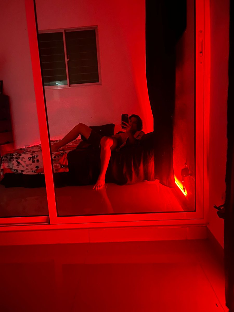 FixenYung's tweet photo. Me gusta como se ve el rosa pero el rojo llama mas la atención 🤫 https://t.co/zVaIfrdpEc