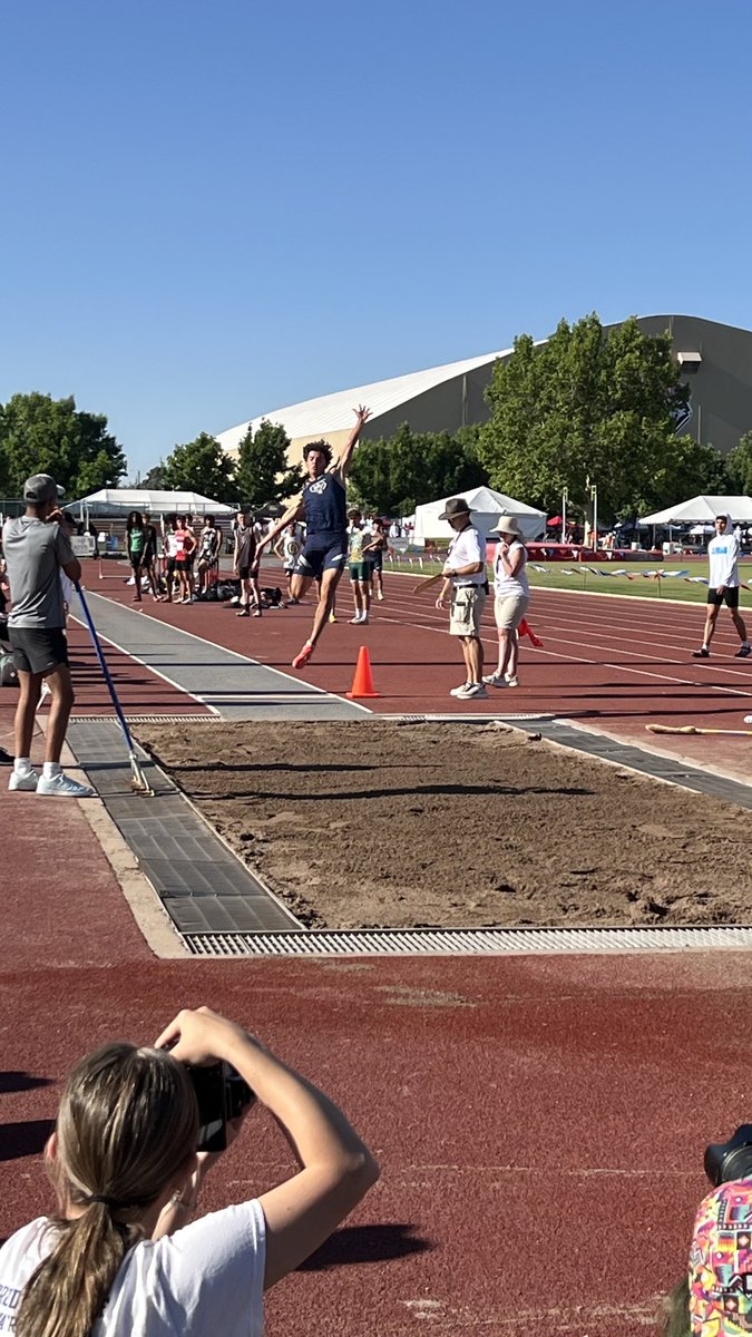 LCHS_MTapia's tweet photo. Weβre flying high at the 1st day of the State Track and Field Meet. Tanner Montano earned a 1st place medal for long jump.
#WALC https://t.co/qmS0yQCr8S
