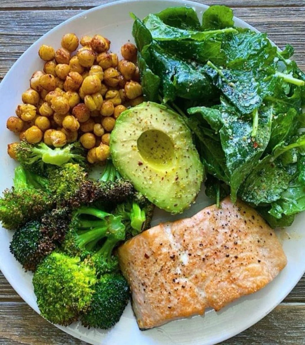 ForeverElSanto's tweet photo. Be honest..what would you add to this plate? https://t.co/AGVnSADilm