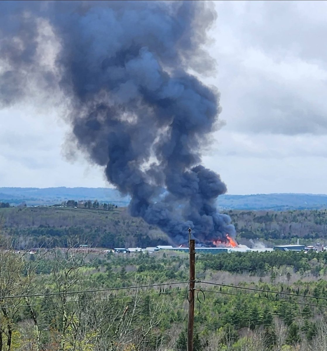 🇺🇸 Lakes Region Maine Fire Rescue News tweet media