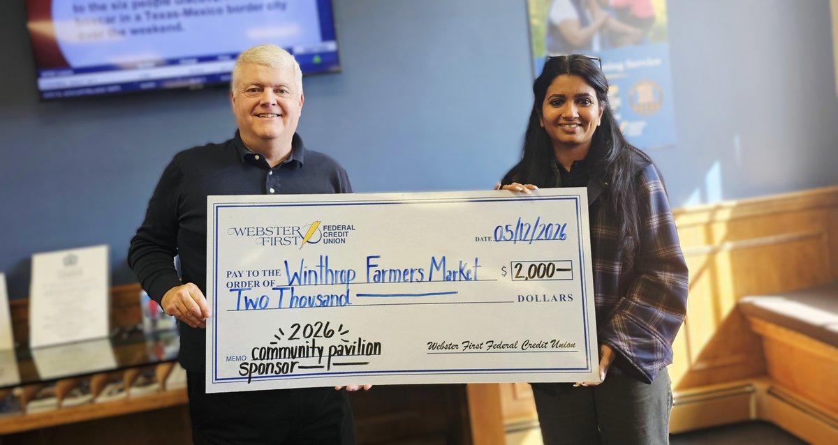 websterfirstfcu's tweet photo. Winthrop branch manager, Lawrence Bailey, stepped up as a Community Pavilion Sponsor for the Winthrop Farmers Market this season! 🥕🌻 Here he is presenting his donation to Sahar Kunay, one of the amazing Farmers Market Directors. 🌟 https://t.co/0yqea7nQeS