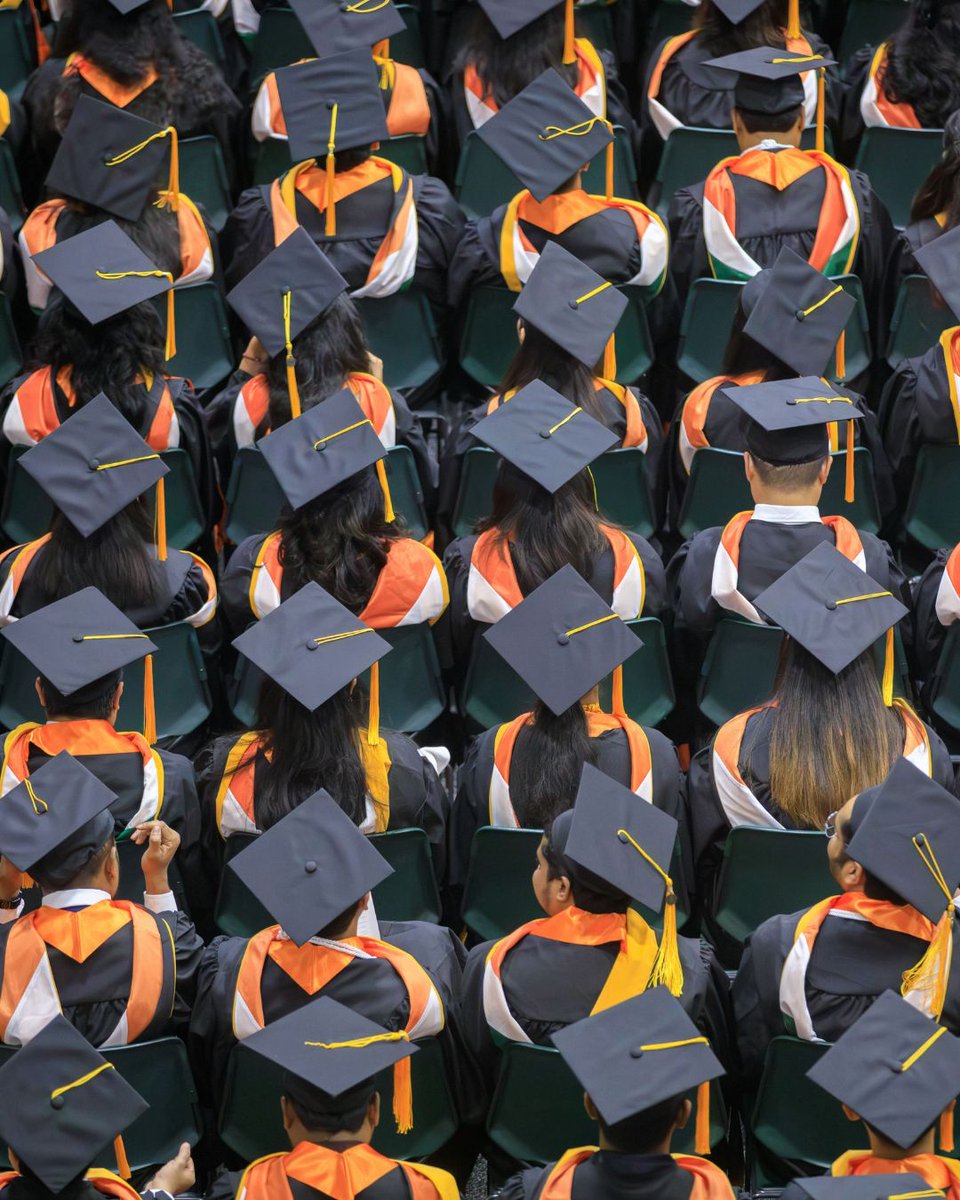 FutureComets's tweet photo. Congratulations to the Spring Class of 2026 🎓✨!
What a huge accomplishment and it is only the beginning of your journey!
Whether you are a past, present, or #FutureComet -  once a Comet, always a Comet 🧡💚! https://t.co/BS9gQPJoCa