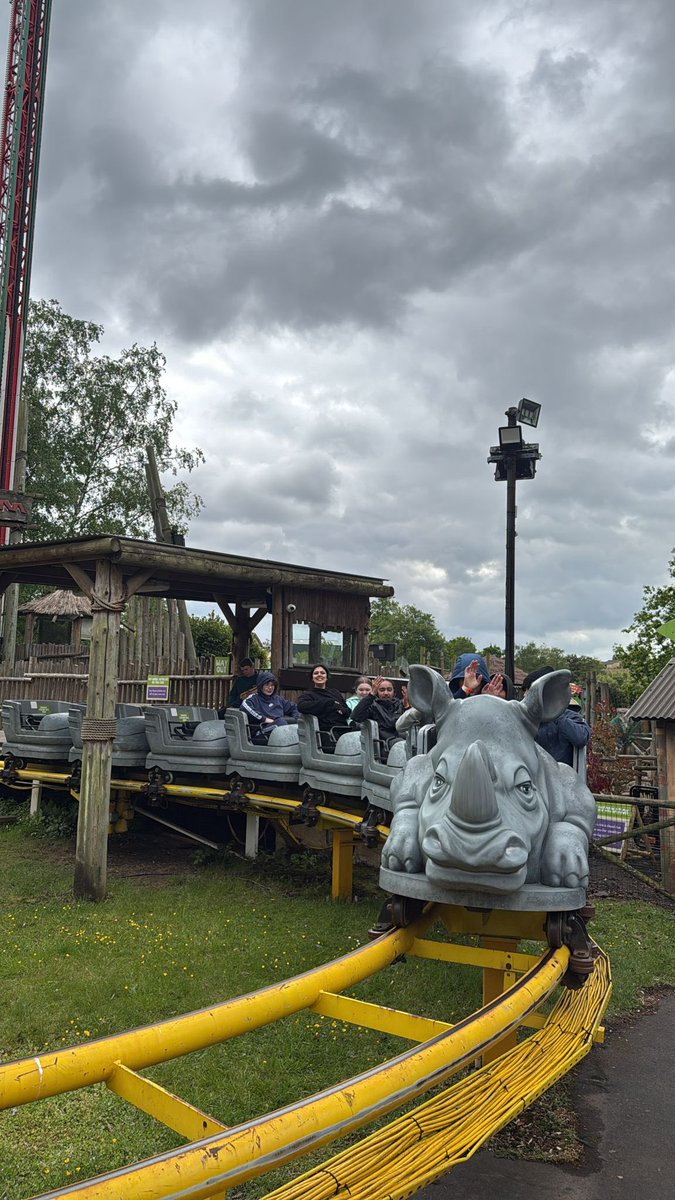 EdgeNorthfield's tweet photo. Our Cultural Capital trips got off to a strong start today with our first group going ‘on safari’. Weather held up, animals came to say hello and the students did every ride! #whereeveryonebelongs #enrichment #newopportunities https://t.co/kz6NauZm2R