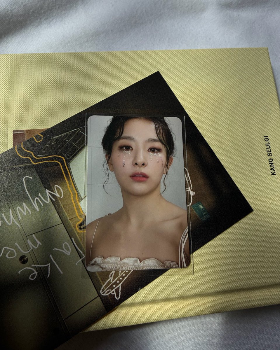 thalyonfilm's tweet photo. I love you kang seulgi 💛 https://t.co/3XO0rCRW8D