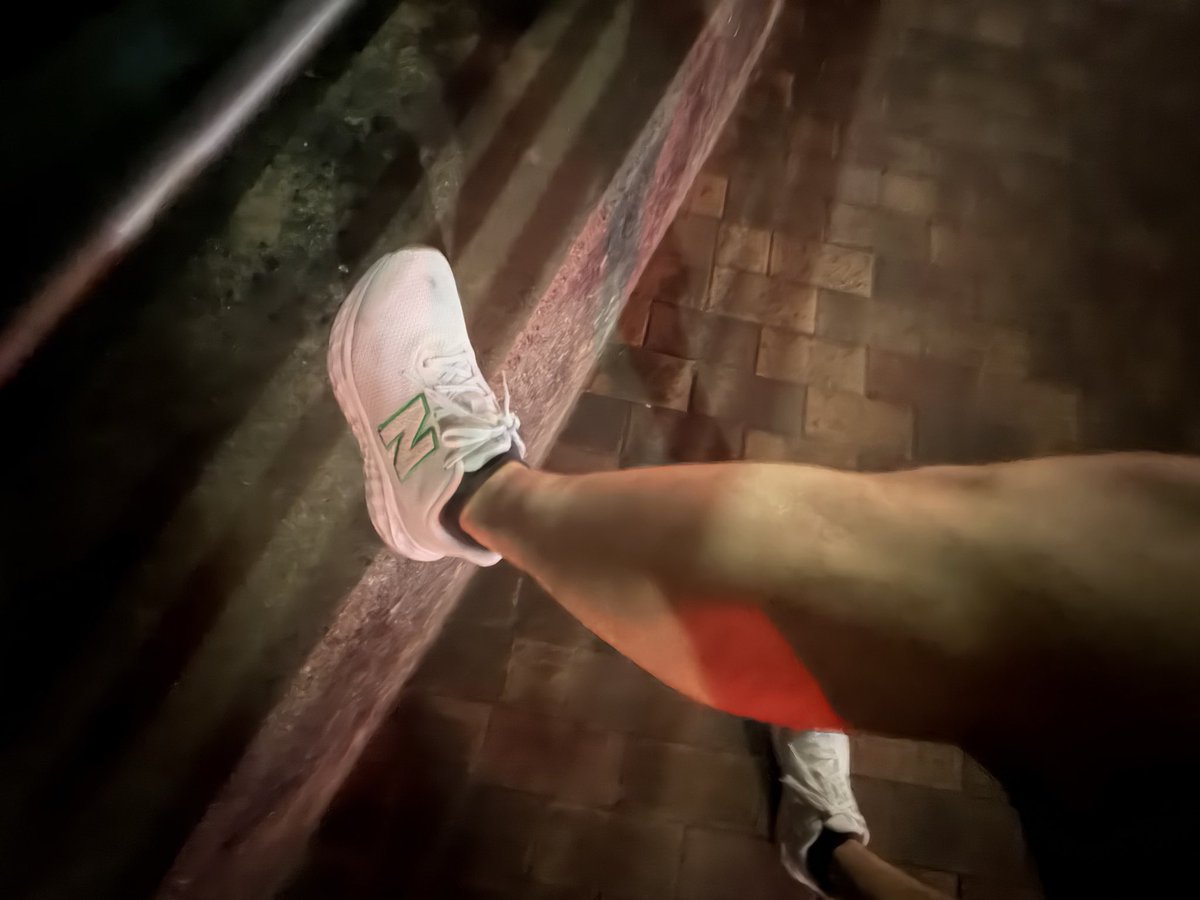 malcomen_'s tweet photo. デブになったので今夜からダイエット開始！
真夜中ウォーキング👣
まずは3ヶ月でマイナス5キロからのー1年間で12キロ減！

#ダイエット　#ウォーキング https://t.co/Pw43wqZP2E