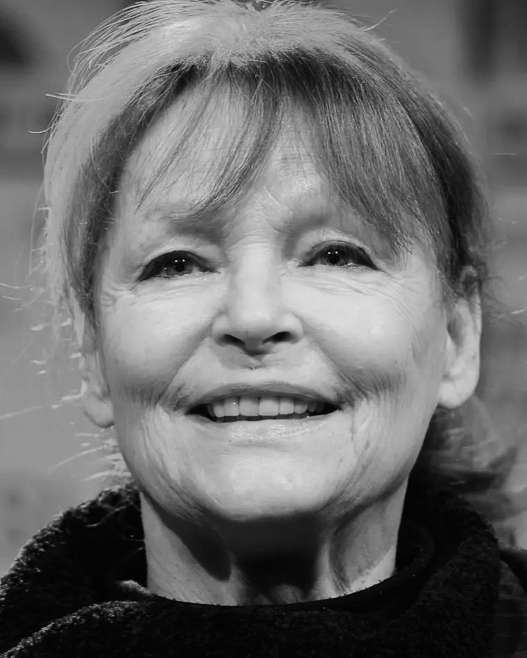 emathion's tweet photo. Ach, Angelica Domröse († 85) https://t.co/5qYlyIgISB