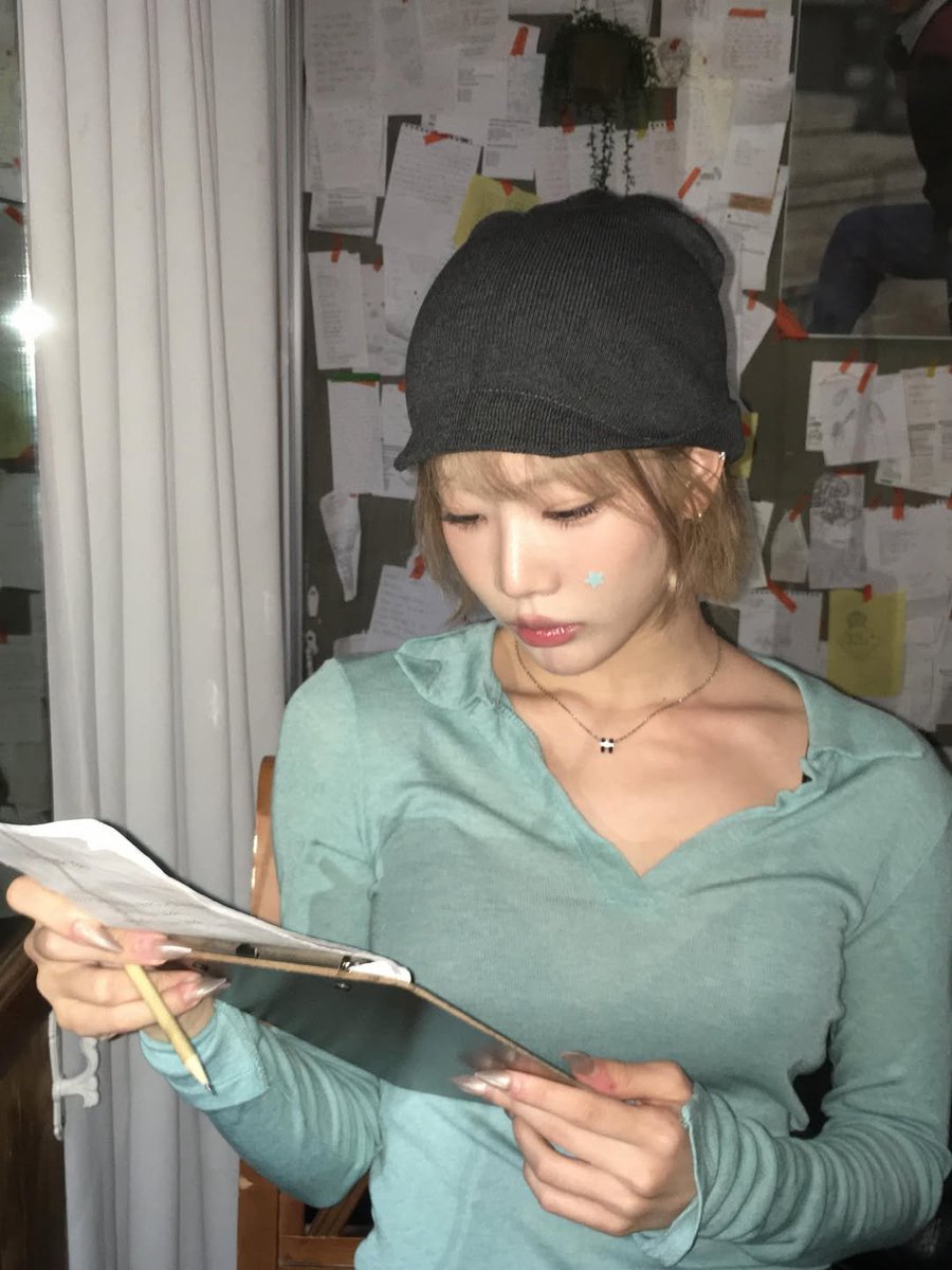 Kim Lip Post tweet media