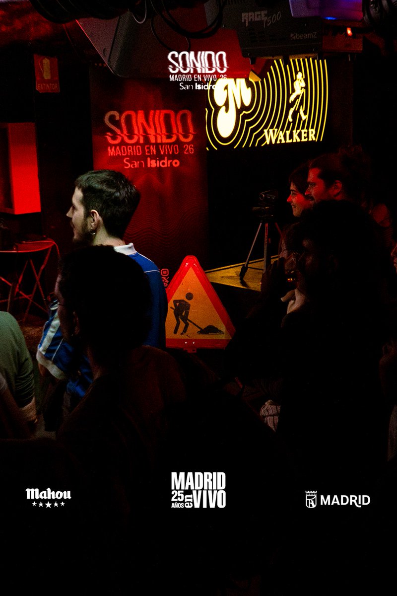 madridenvivo's tweet photo. Delirio, tropicalismo y genialidad con Juan Azul y Usted presentando ‘Excavando para Nada’ en @MaravillasClub  para #SonidoMadridenVivo26SanIsidro 🌀🍻 @mahou_es https://t.co/Cx3AUPtRP5