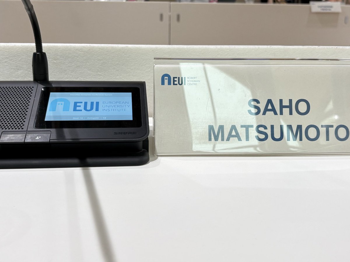 volpokitsune's tweet photo. フィレンツェのEU大学でLiberal Democracy の危機を議論する学会に参加中。アイケンベリー先生がお隣のお隣に座っている。結構ポリサイに傾いてるが右派政治やポピュリズムの議論が面白い。雨だけどトスカーナの旧貴族別荘が素敵 #ポピュリズム #EUI #アイケンベリー https://t.co/vI9Szz7baI