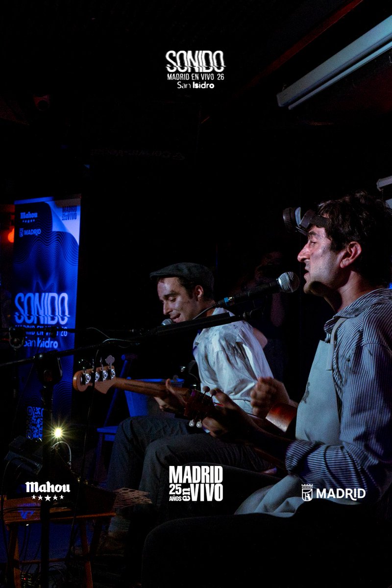 madridenvivo's tweet photo. Delirio, tropicalismo y genialidad con Juan Azul y Usted presentando ‘Excavando para Nada’ en @MaravillasClub  para #SonidoMadridenVivo26SanIsidro 🌀🍻 @mahou_es https://t.co/Cx3AUPtRP5