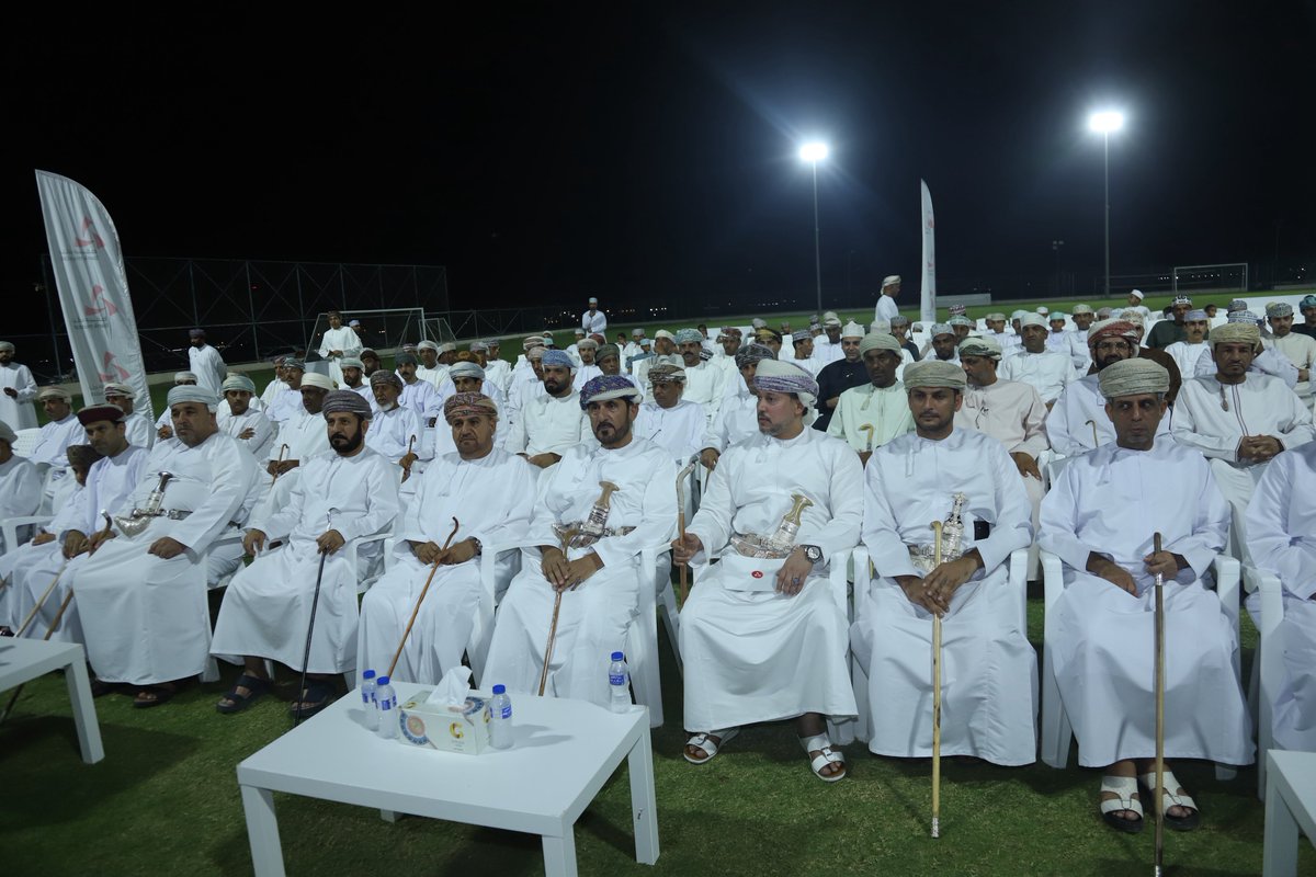 Al_BurhanMedia's tweet photo. #يحدث_الآن 

أفتتاح ملعب فريق البرج الرياضي الثقافي التابع لنادي صحم . https://t.co/Zh56bCEL0b