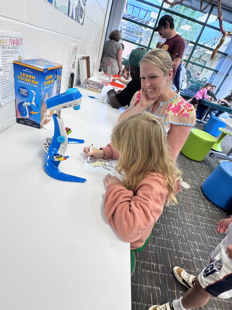 strawbridge_es's tweet photo. STEAM night at Strawbridge was fun for the whole family! @vbschools @SES_Principal @VBFACE1 https://t.co/iWpzyF6WlO