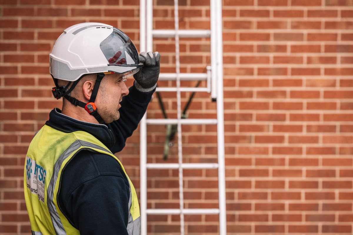FMUKmagazine1's tweet photo. This week marks #NoFallsWeek 2026 and for @PTSG_LTD – a business founded on #WorkingAtHeight – it is one of the most important weeks in the calendar.
➡️https://t.co/GqjdmtEsbv
@nofallsweek
#facman #FacilitiesManagement #safety #SafetyCulture #compliance #RiskManagement https://t.co/rLX62j8MA2