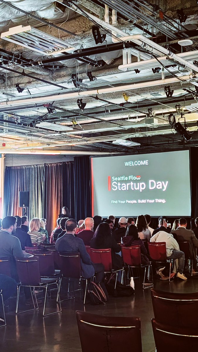 Jorge__Galindo's tweet photo. Back at Bell Harbor, but this time with a very different perspective.

We’re here at @seattlefloworg representing @AIPredictable and sharing a live demo of @predictablecode ❤️ https://t.co/Y3e0eF4cHc