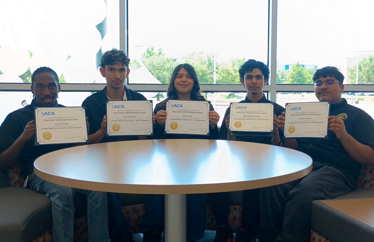 MCAC_AMP's tweet photo. A special spotlight on 5 outstanding Manufacturing Engineering students from @AliefHastingsHS  &amp; @ElsikHighSchool  who went the extra mile for months to complete the hands-on SACA C101 Gold certification. 

Hard work. Commitment. Excellence. #AliefProud #AliefCTE https://t.co/om1Hy3Wk5z