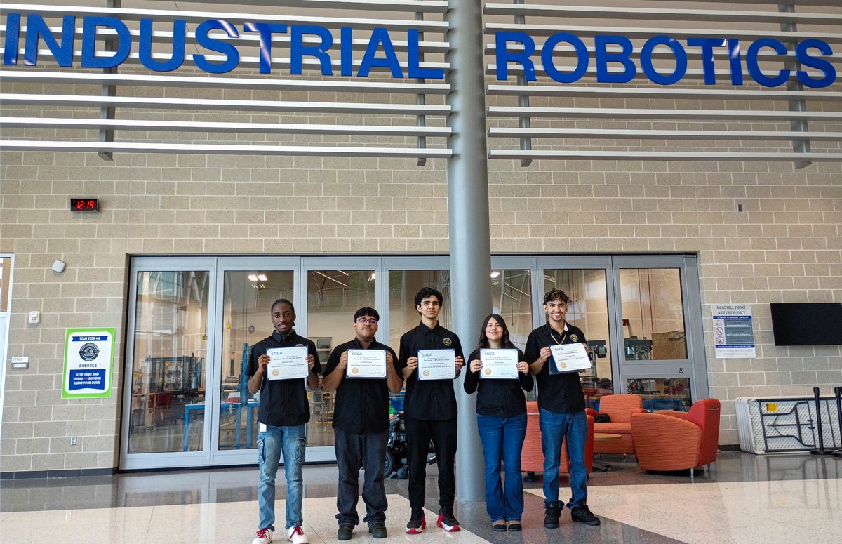 MCAC_AMP's tweet photo. A special spotlight on 5 outstanding Manufacturing Engineering students from @AliefHastingsHS  &amp; @ElsikHighSchool  who went the extra mile for months to complete the hands-on SACA C101 Gold certification. 

Hard work. Commitment. Excellence. #AliefProud #AliefCTE https://t.co/om1Hy3Wk5z