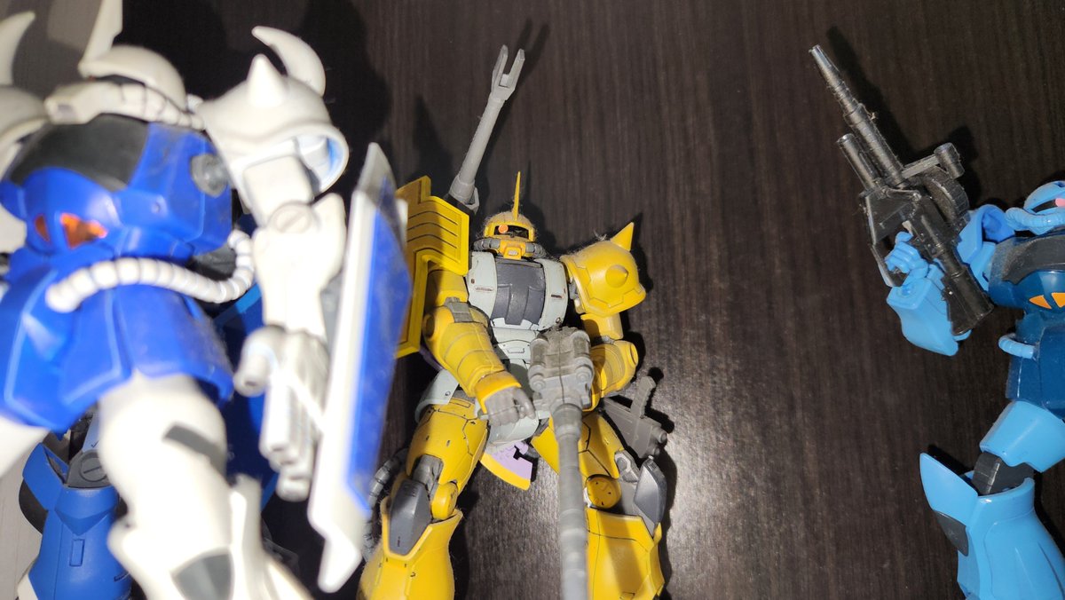 ボクの数年前に作ったガンプラ見てください