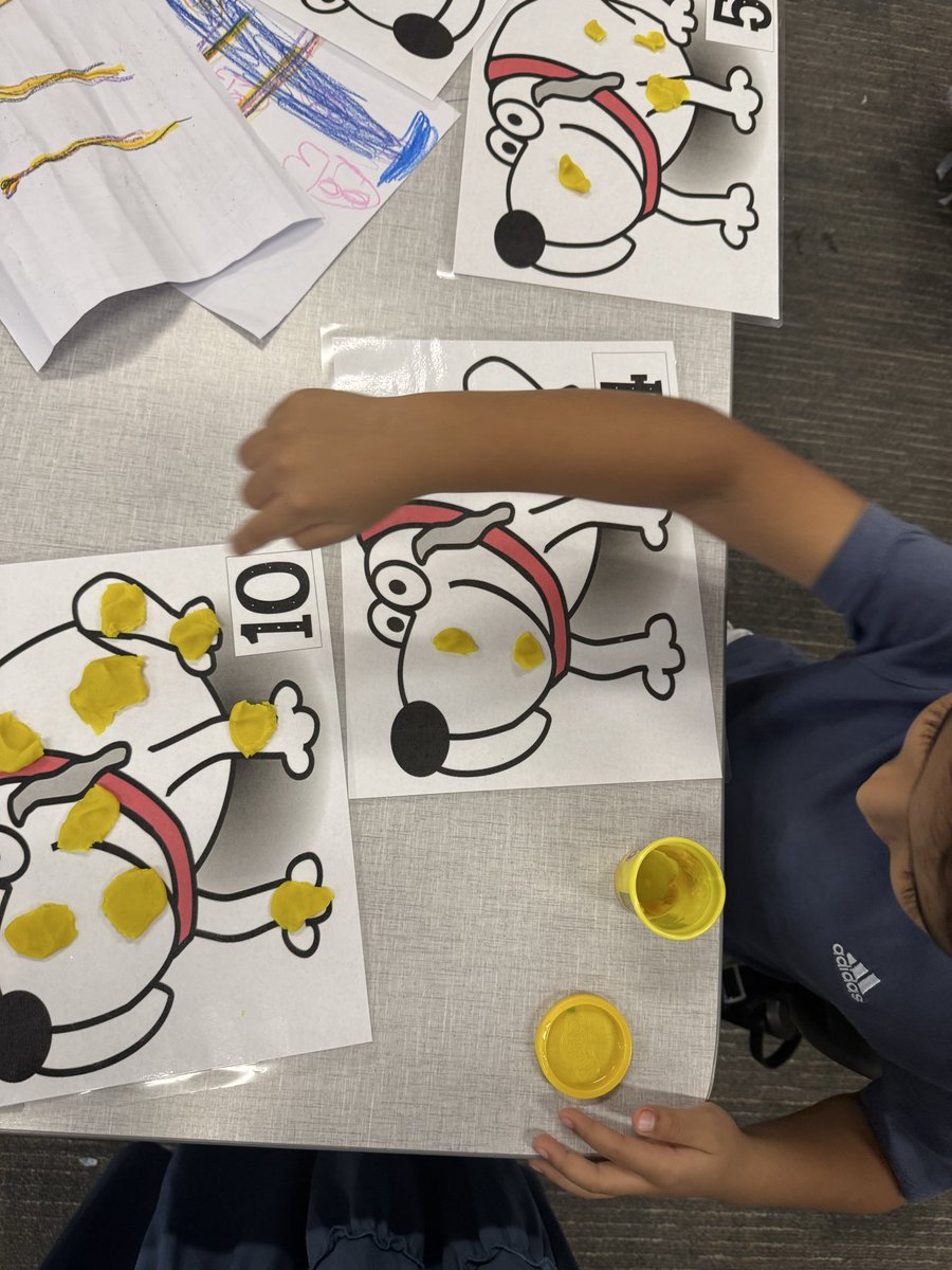 EvaPCFISD's tweet photo. Hands on learning in PreK @CFISDEmmott  !! https://t.co/UCRwznNwCl