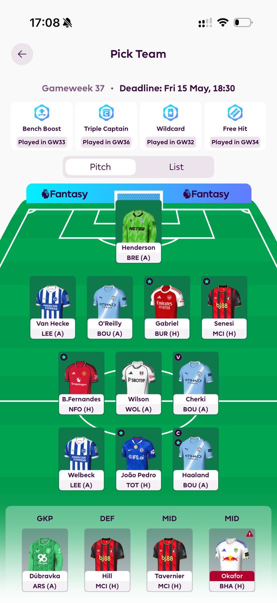 Sarah94x's tweet photo. @thefplbois That’s guys! This gal is chasing thinking dewesbury hall in for okafor and then any other suggestions? I have 3 transfers! https://t.co/MlQetDnsfE