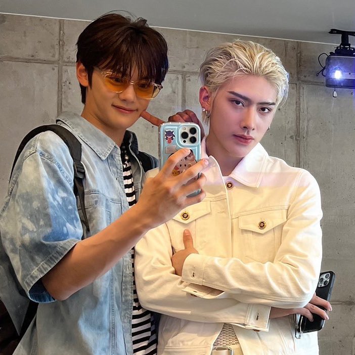 0520RICKY's tweet photo. shimkongz will always stay by each other’s side ♡ https://t.co/YwRmEvoamX