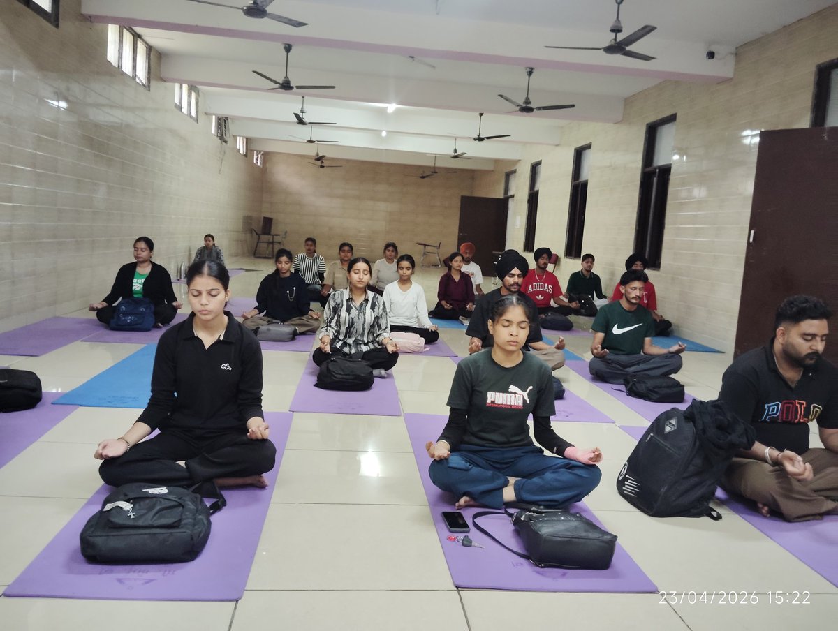 MAnkitYogi's tweet photo. Yog karo, khud nu jaano ✨
Eh sirf body movement nahi, ek inner journey hai.

#InnerJourney #YogaLove #cmdiyogshala https://t.co/CChwYtkYgJ