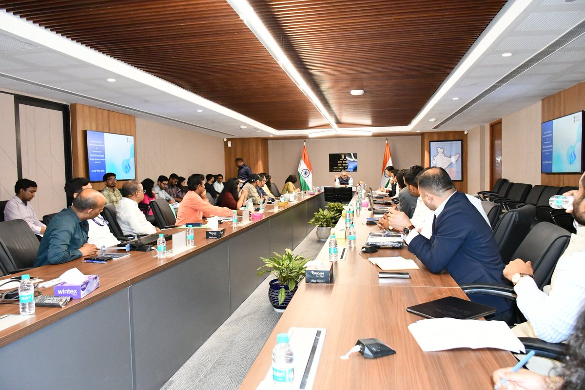 Ministry of Textiles tweet media