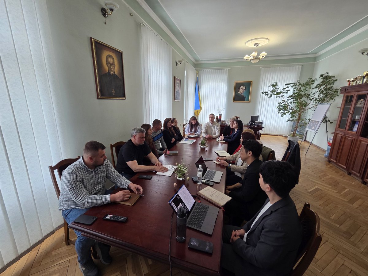 Gis_Point's tweet photo. 3 days. 3 levels of dialogue. Western Ukraine 🇺🇦🇯🇵
With Eukarya Inc., GIS-Point delivered a working program across community, region &amp; university-showcasing a live 3D digital twin of Horodok city.
Not a concept. A functioning municipal model.

#GISpoint #DigitalTwin #3DModelling https://t.co/qqsa2unzzi