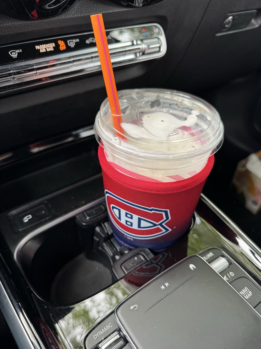 SandyC08168512's tweet photo. @burnsieoriginal Dunkin always tastes better when I use this sleeve! https://t.co/VMfZb5fga6