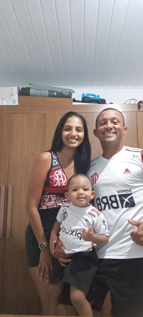 FabianoReferee's tweet photo. @globoesporteES Não deu certo ontem... Mas, continuamos na torcida. Fabiano, Alana e o pequeno NIKOLAS. De Colatina. https://t.co/8Qt1aHZbgx