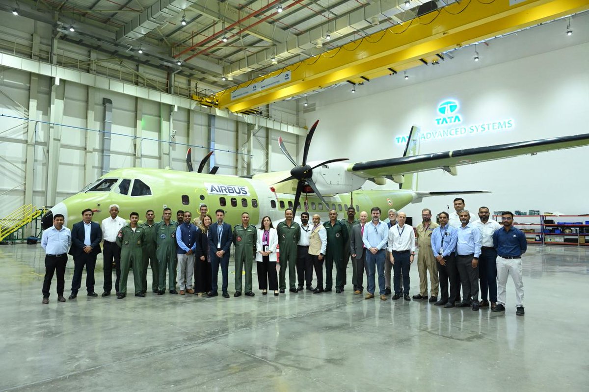 #InPics | Deputy Chief of the Air Staff visited the final assembly line ...