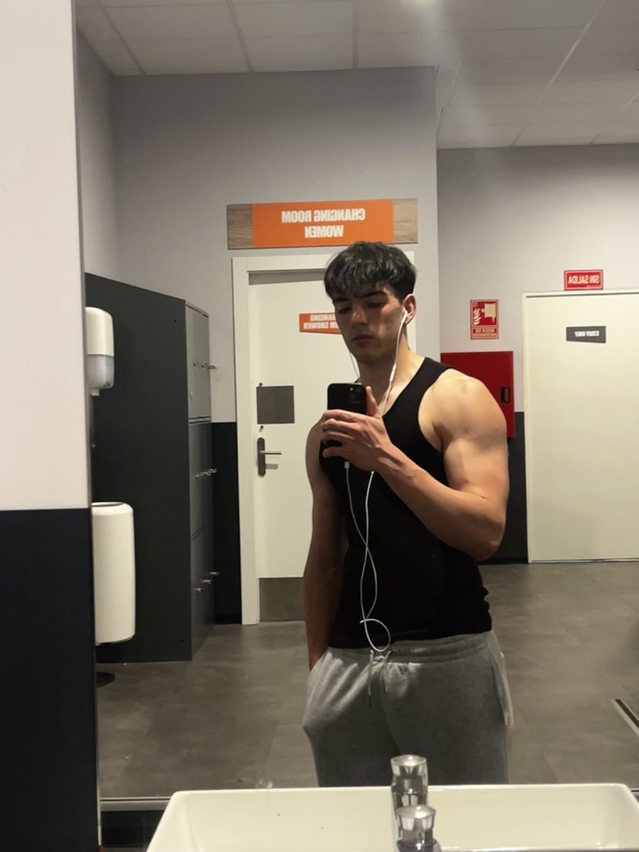 henry tweet media