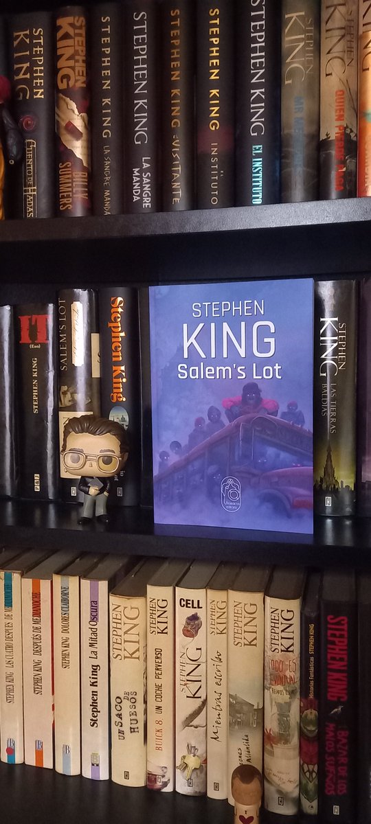 vituko24's tweet photo. por fin!!! 50 anos tarde pero xa temos o primeiro libro de @StephenKing en galego. 
Moitas grazas @BoadiceaEditora , e oxalá non sexa o derradeiro. https://t.co/QBm8SxfU4T
