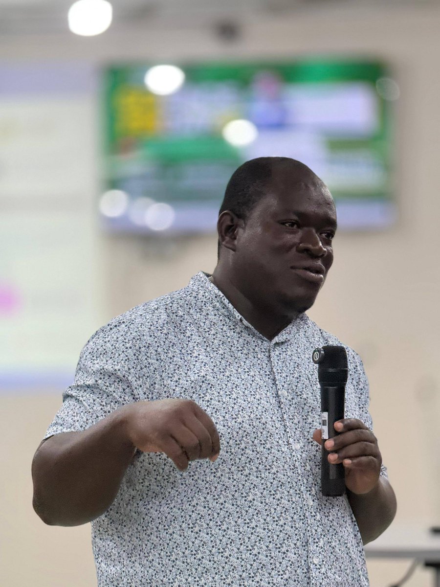 knust_library's tweet photo. SCIENCE FRIDAY RECAP: Dr. George O. Dwapanyin warns that certain old books contain toxic arsenic, posing health risks to librarians &amp; researchers handling them. handles them.thers who handle them regularly.ndividuals who frequently handle them. https://t.co/mrkfLl9JWg