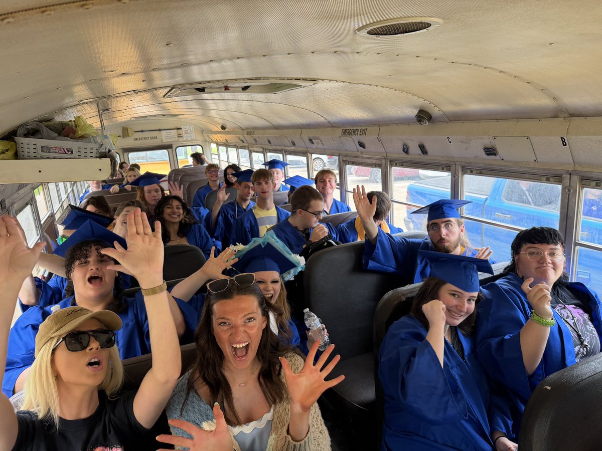 Bolivar_Schools's tweet photo. Our seniors last bus ride! ππ π₯² #OneLiberator https://t.co/Ku1Tgc4ASb