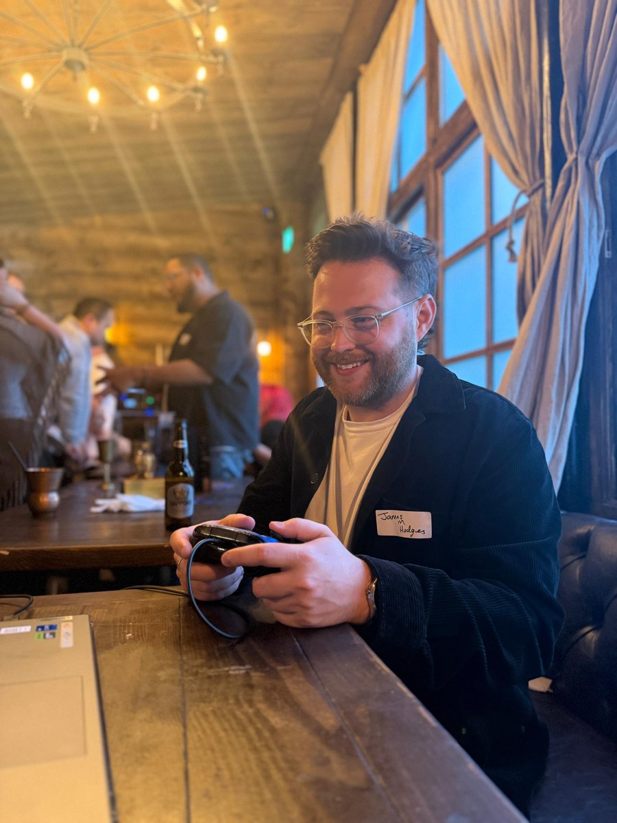 JAMES HODGES tweet media