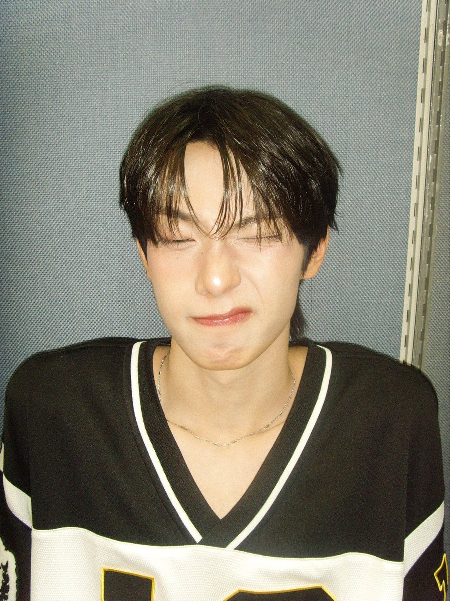룽 tweet media