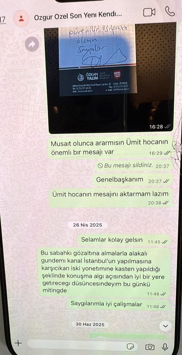 nedimsener2010's tweet photo. ÖZGÜR ÖZEL’İN KOLTUĞU DA AKLI DA EMANET….
Tutuklu CHP Uşak Belediye Başkanı Özkan Yalım 26 Nisan 2025 günü WhatApp’tan CHP Genel Başkanı Özgür Özel’e İSKİ’ye yönelik yolsuzluk operasyonunu Kanal İstanbul’la  bağlayarak algı yapmasını söylemiş.
Özgür Özel de aynı güm Mersin’de “Hepimiz biliyoruz ki mesele yolsuzluk değil Kanal İstanbul” demiş…
😂😂😂😂😂😂😂😂😂😂😂