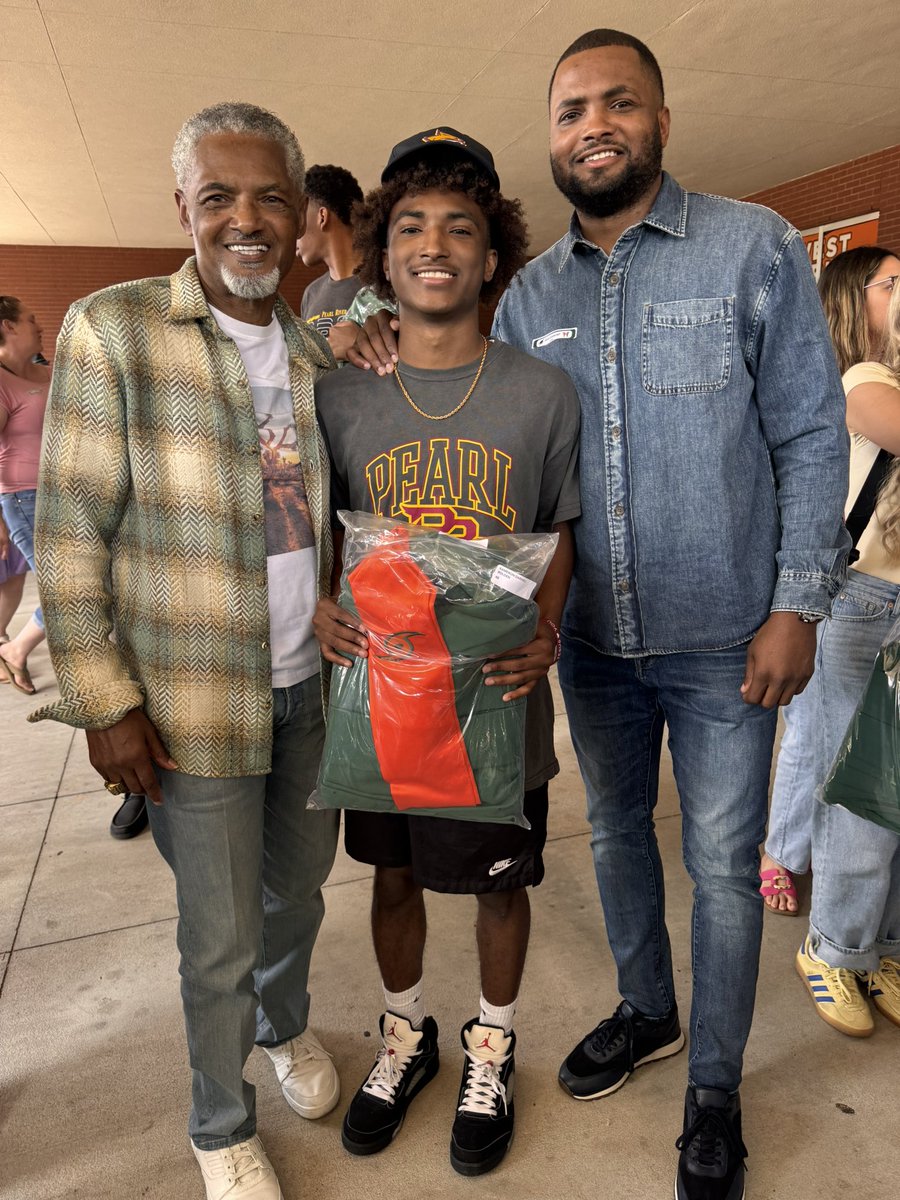 Kelvin Bolden tweet media