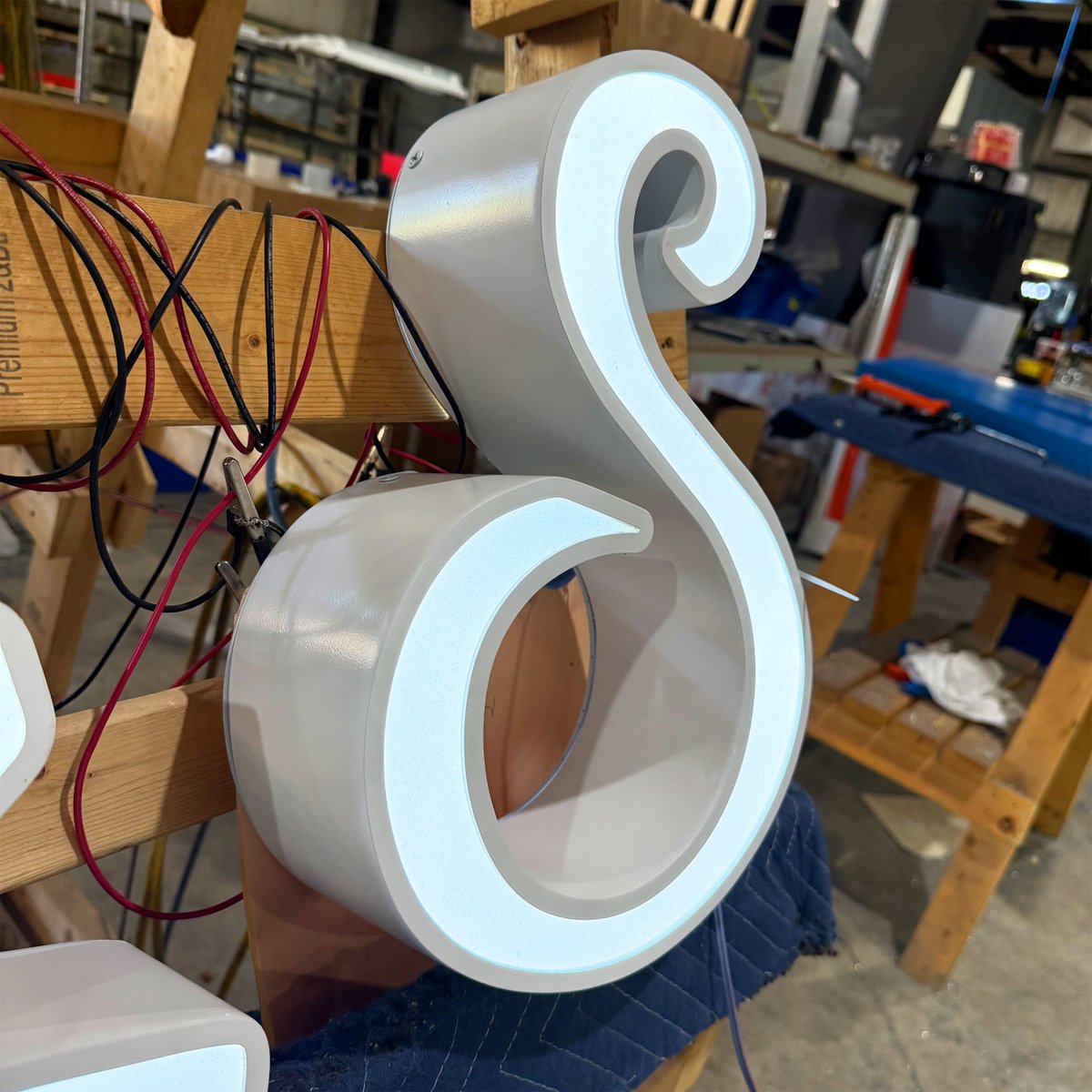 SignFabInc's tweet photo. What’s been the biggest challenge on your projects lately?
Lead times? Costs? Design limitations?

Reach out anytime: https://t.co/souImjVrhE
#SignIndustry #SignFab #LetsTalk #CustomerSupport #WholesaleSigns https://t.co/cRs2WG2e9O