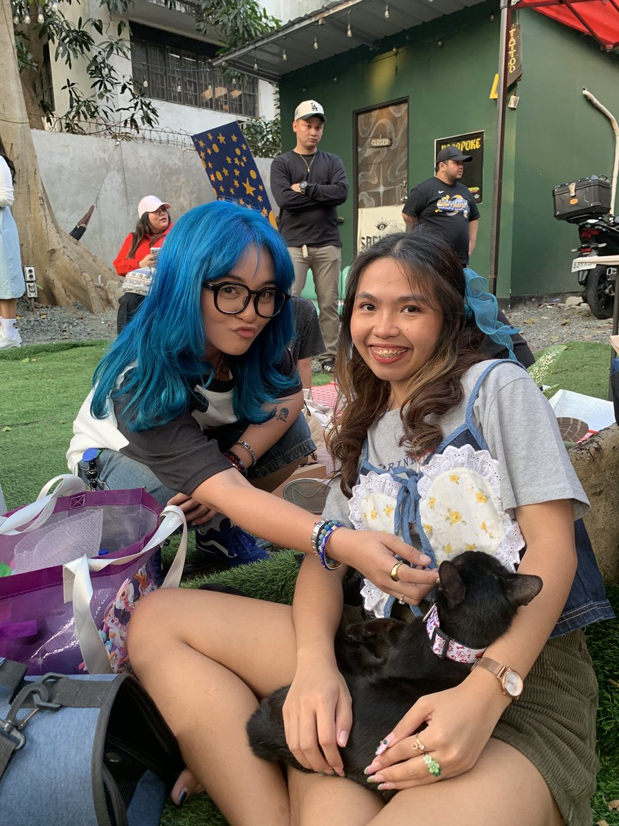 _lucKEYcharms's tweet photo. Happy Birthday, @anqelaken! Here’s to more hits, more hugs in song form, and more reasons to say, “panahon na natin ito.” I love you!!! 💙

TwentyFOURever with Angela
#AngelaKenDay #PanahonNaNatin https://t.co/RIH1hSPNwI