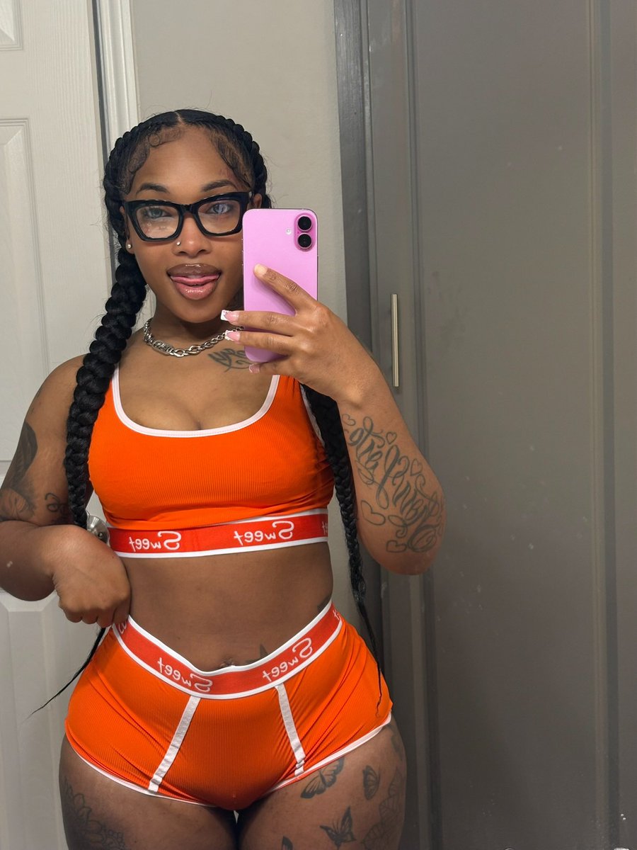 emarychanell's tweet photo. lemme teach you sum https://t.co/VxQUGN3l2i